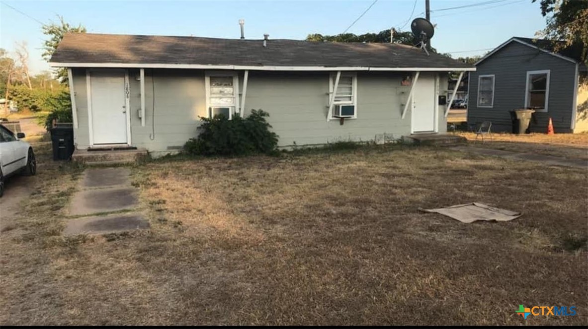 112 W Harrison Avenue Property Photo