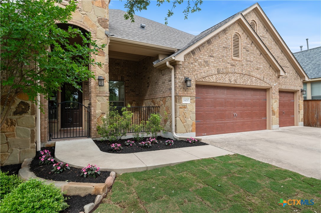 2420 Champions Corner Drive Property Photo 4