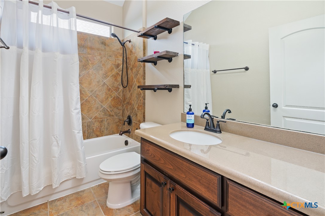 2420 Champions Corner Drive Property Photo 33