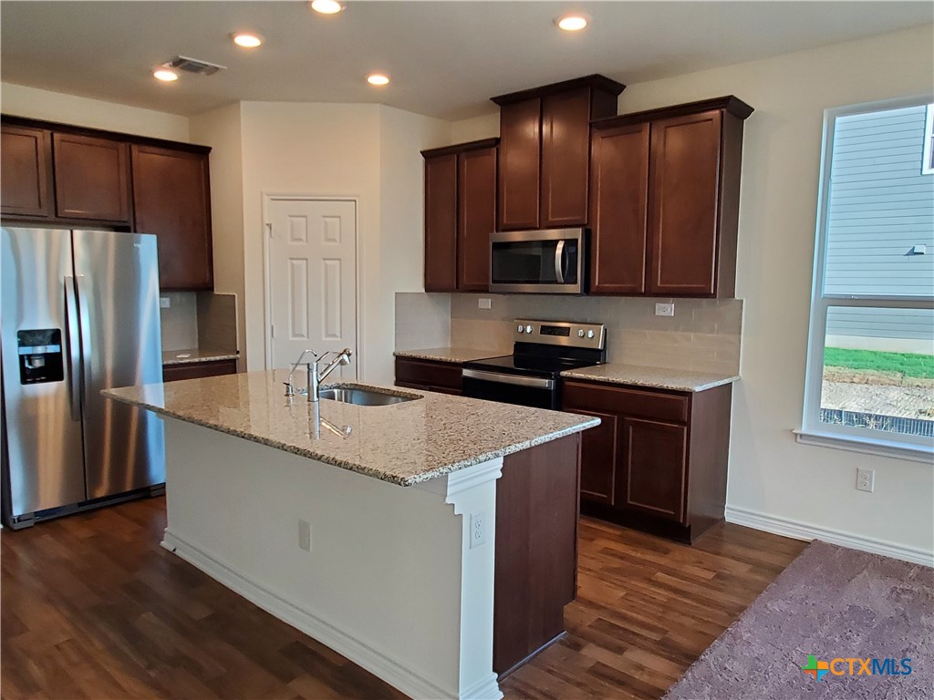 4005 Woodside Drive Property Photo 4