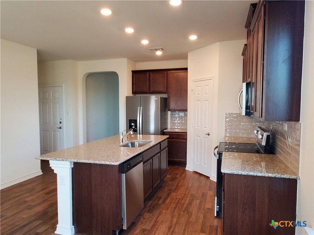 4005 Woodside Drive Property Photo 5