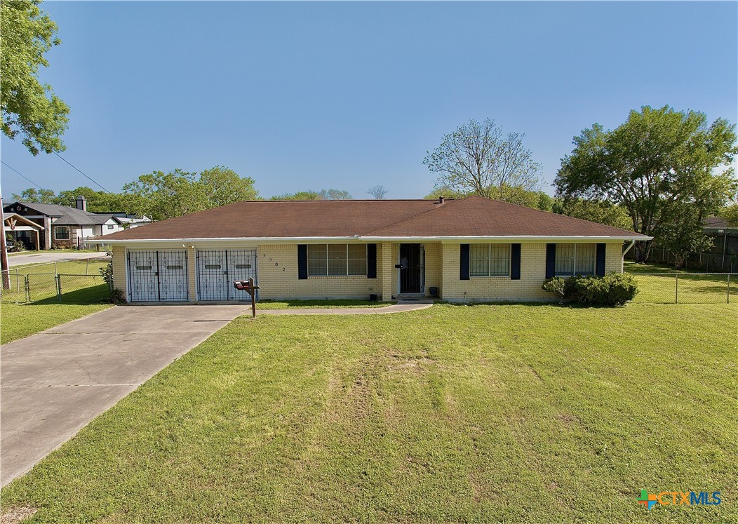 3502 E Juan Linn Street Property Photo 1