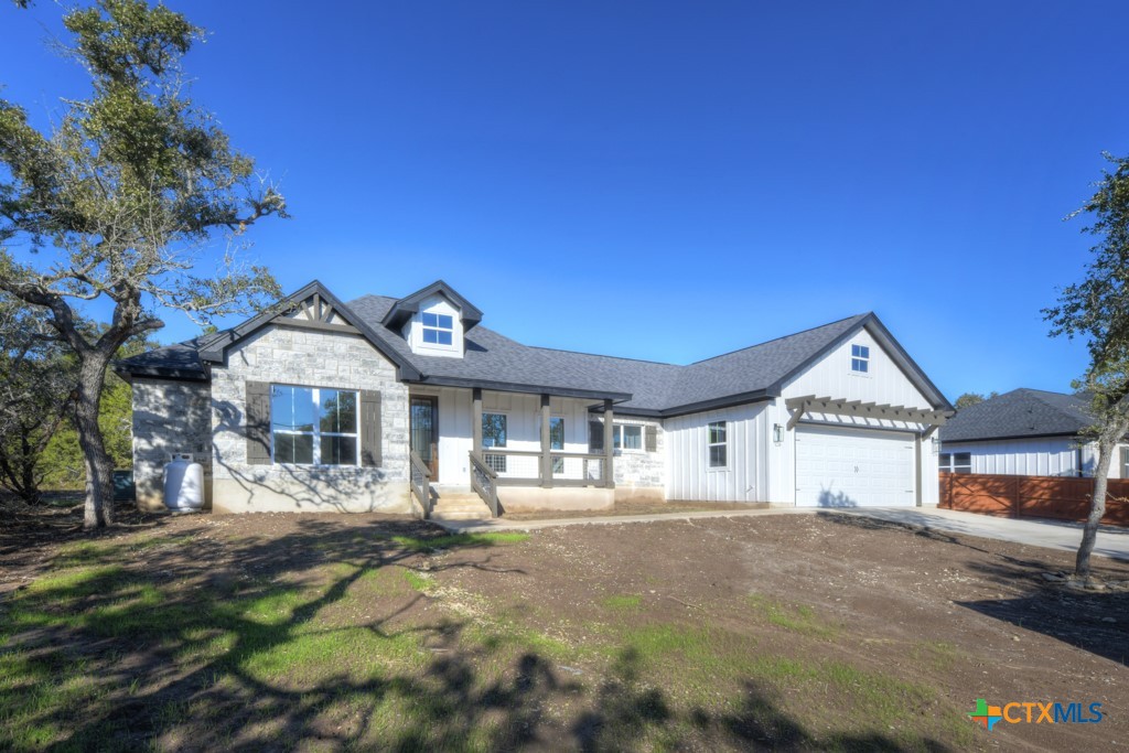 329 Stallion Spgs Property Photo
