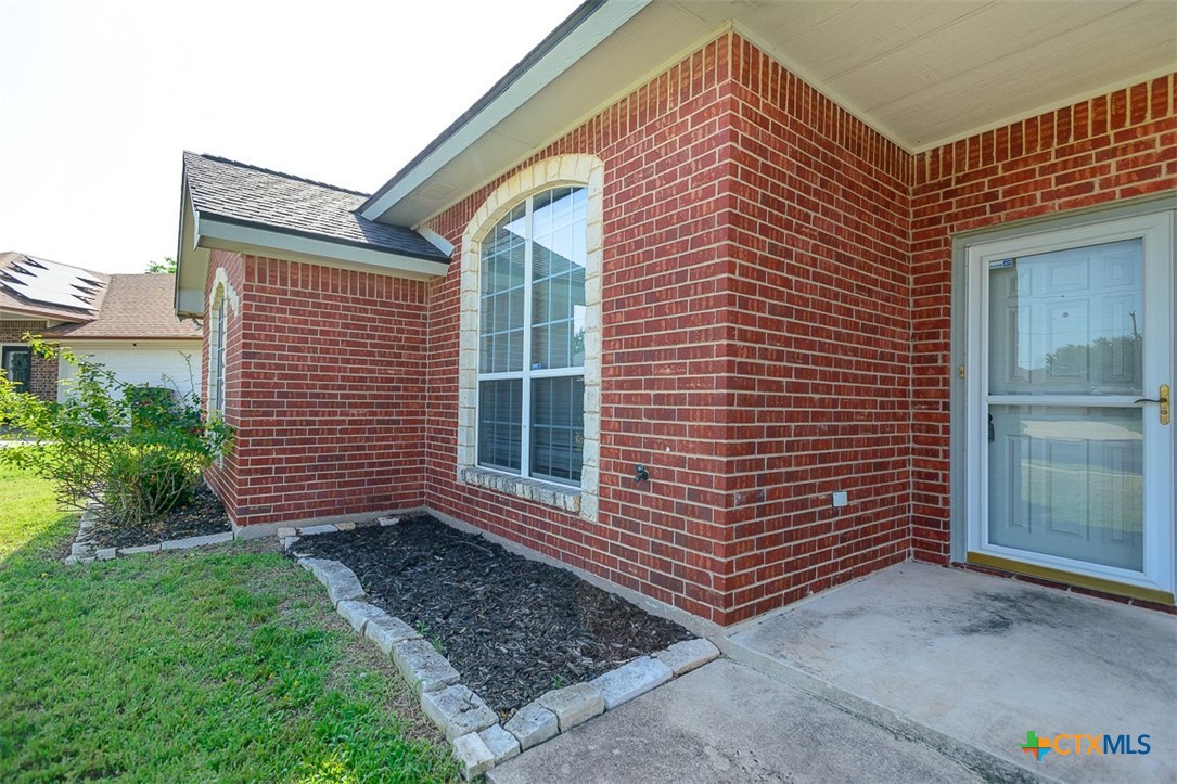 4902 Slate Court Property Photo 3