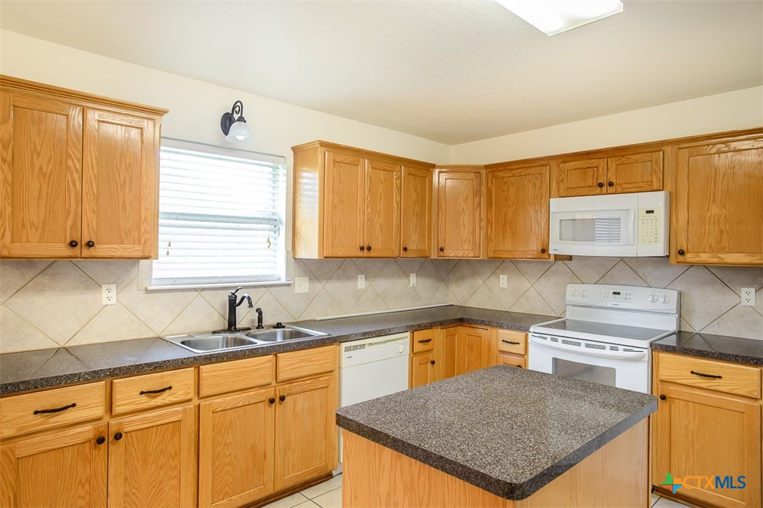 4902 Slate Court Property Photo 11