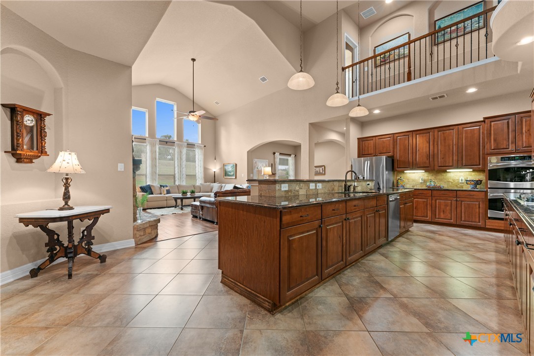 26219 Park Bend Drive Property Photo 3