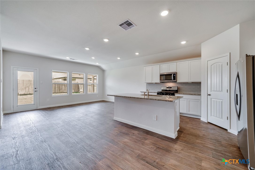 1306 Camden Lane Property Photo 8
