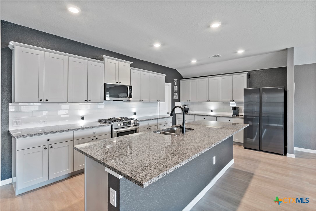 446 Blue Stem Road Property Photo 1