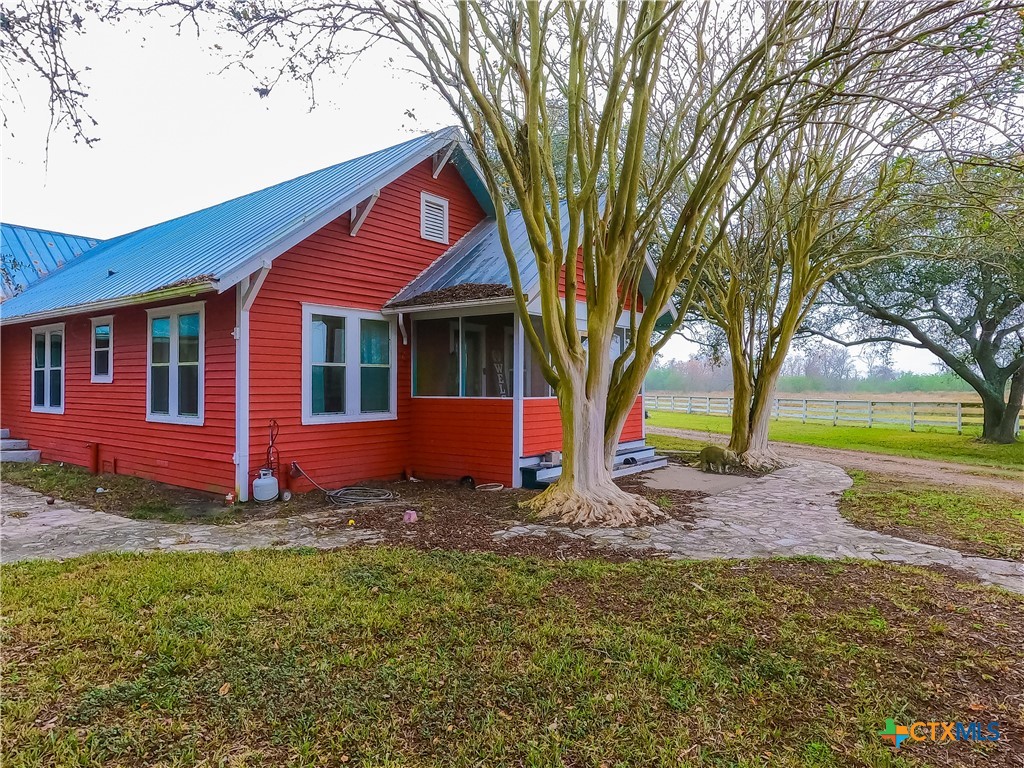 4043 Fleming Prairie Road Property Photo 1