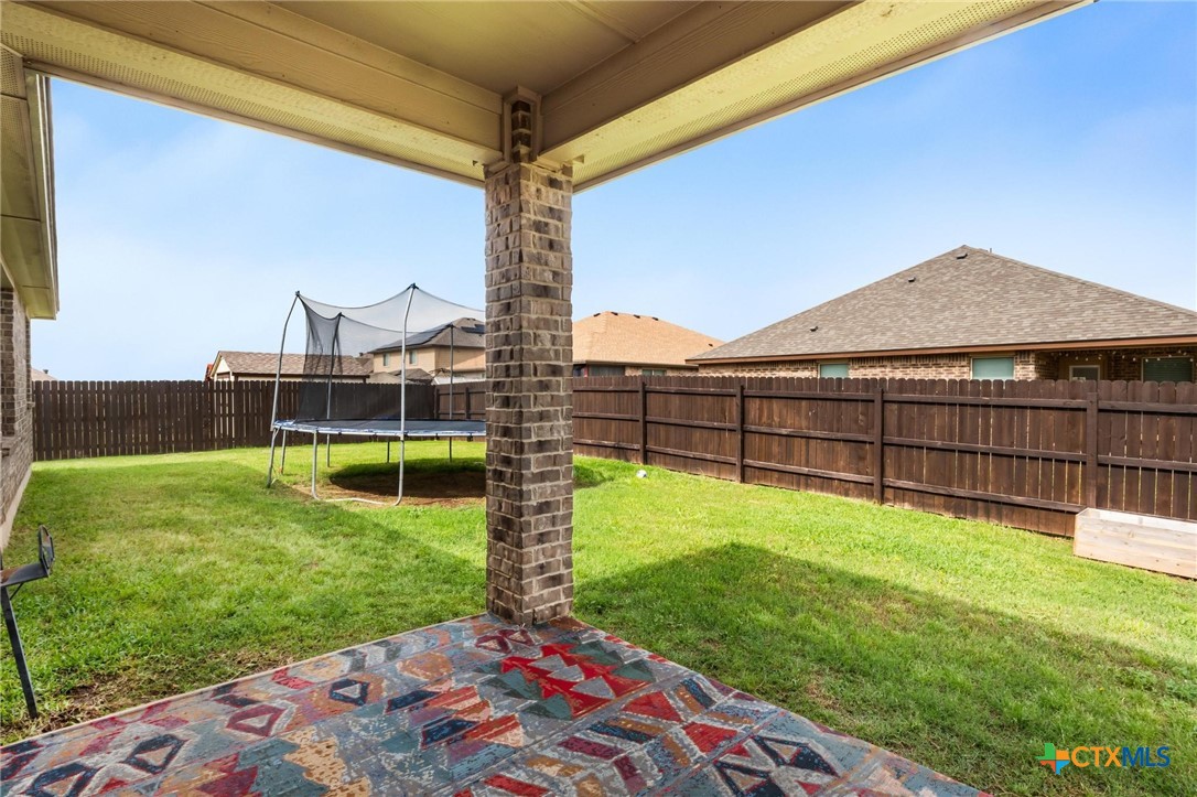 1142 Lilac Ledge Drive Property Photo 4