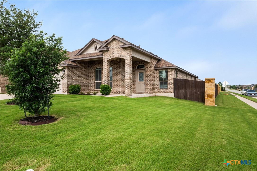1142 Lilac Ledge Drive Property Photo 8