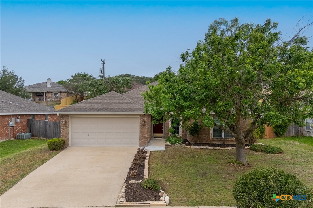 1811 Indian Camp Trail Property Photo 1