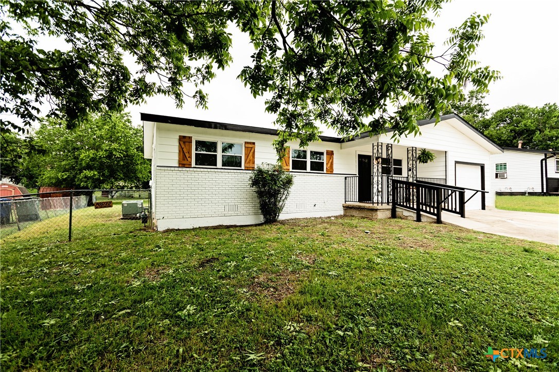 2111 Brantley Avenue Property Photo 4