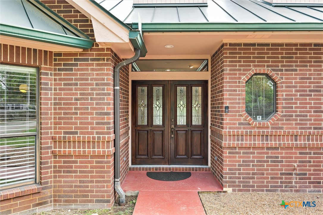 640 Woodlake Drive Property Photo 6