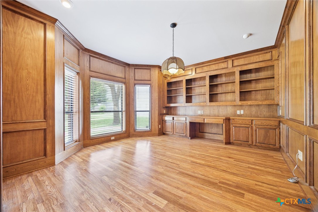 640 Woodlake Drive Property Photo 8