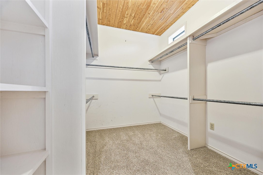 640 Woodlake Drive Property Photo 19
