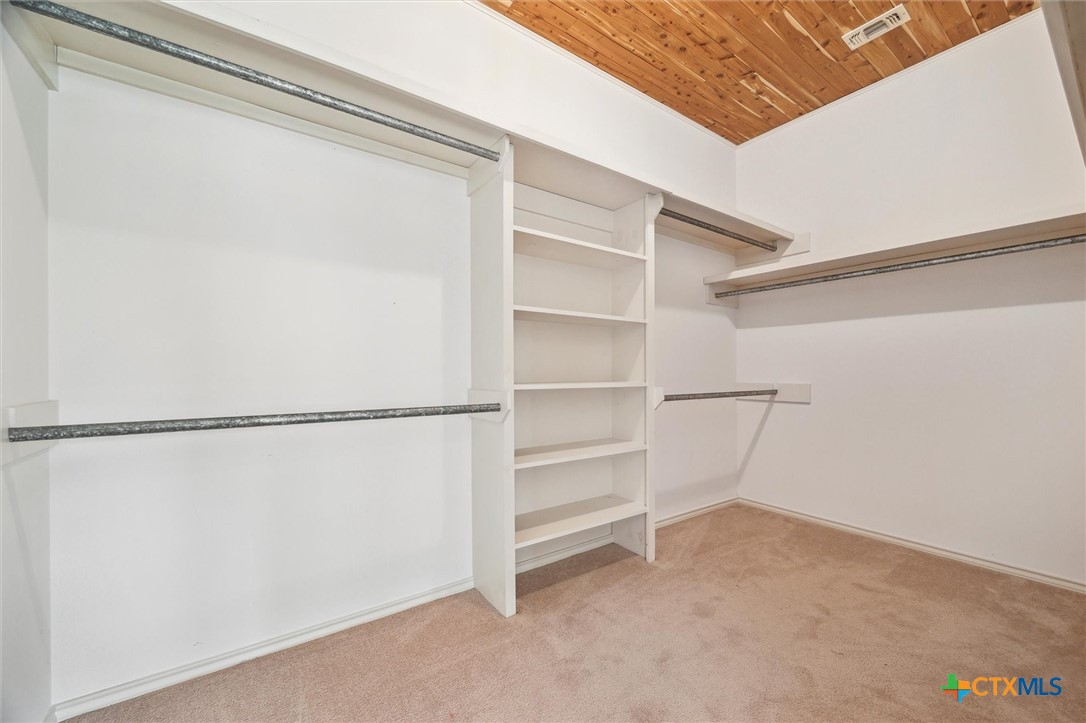 640 Woodlake Drive Property Photo 21