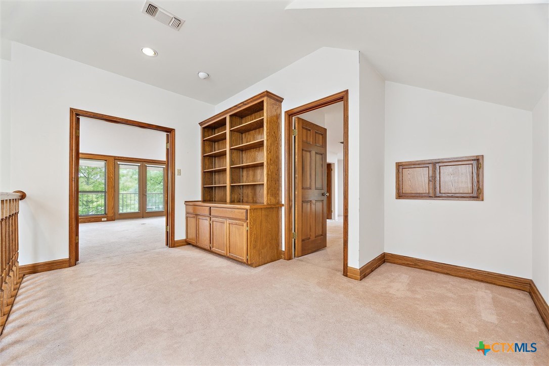640 Woodlake Drive Property Photo 22