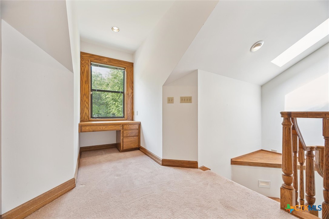 640 Woodlake Drive Property Photo 23