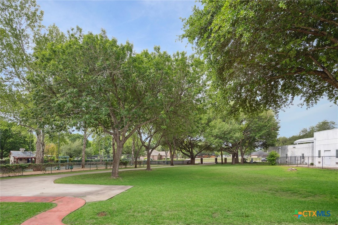 640 Woodlake Drive Property Photo 40