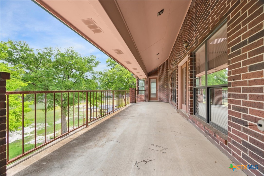 640 Woodlake Drive Property Photo 41