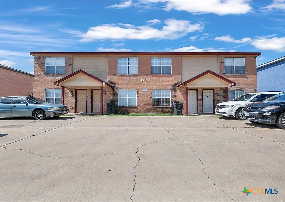 1404 Dugger Circle D Property Photo 1