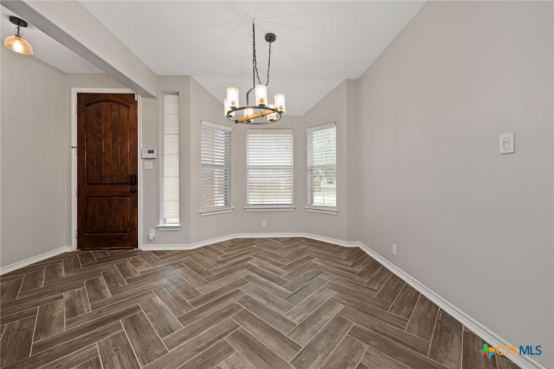 206 W Club View Property Photo 9