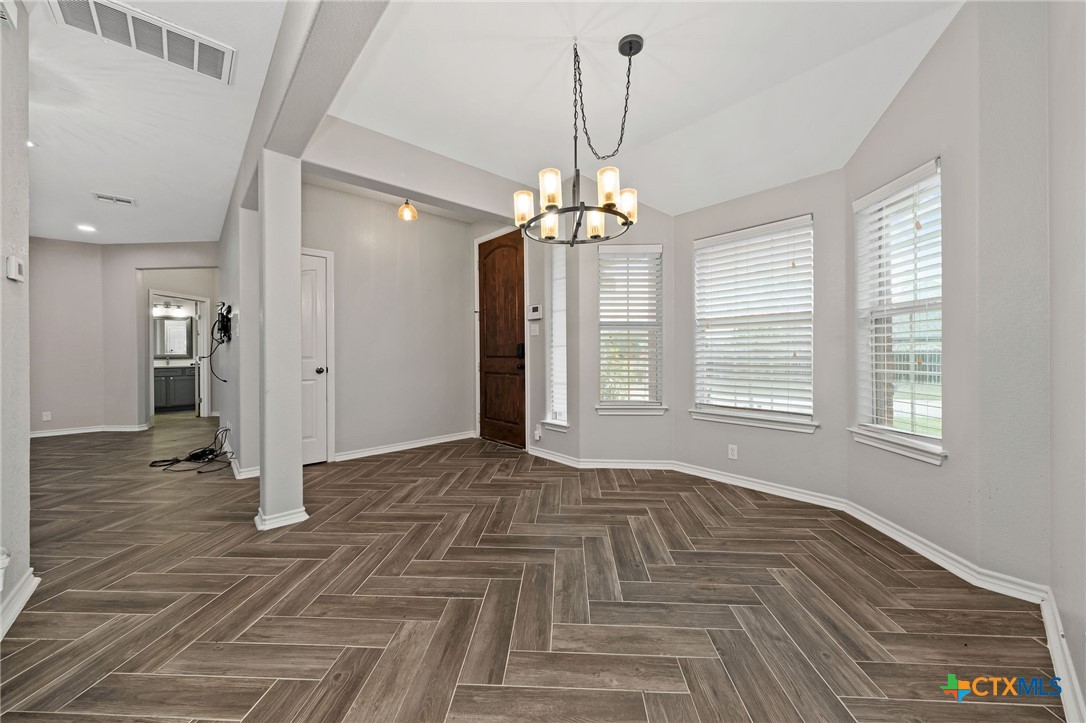 206 W Club View Property Photo 10