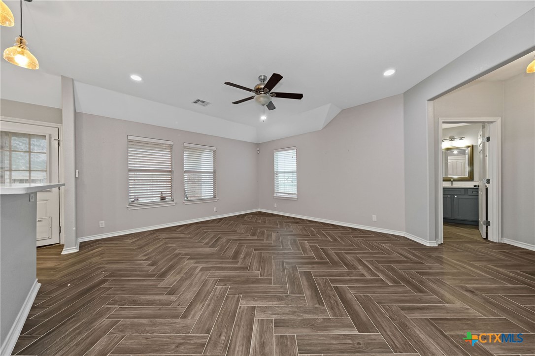 206 W Club View Property Photo 16