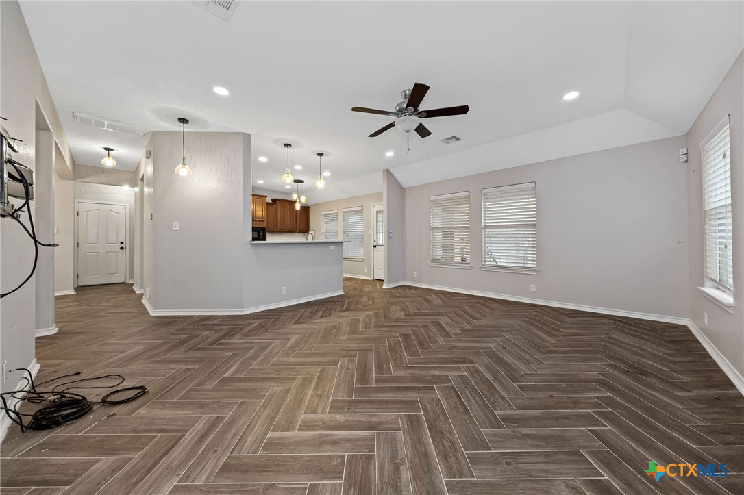 206 W Club View Property Photo 17