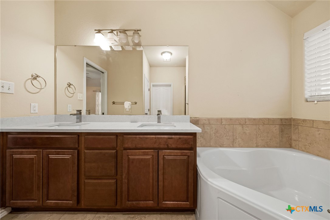 206 W Club View Property Photo 27