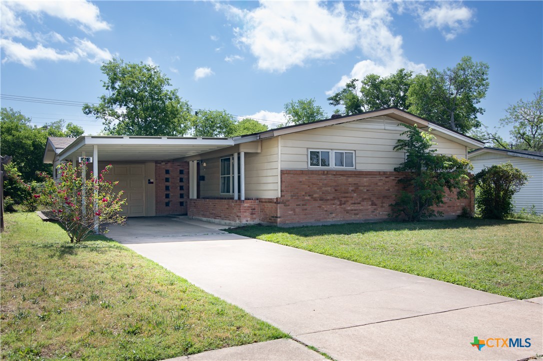 1913 S 51st Street Property Photo 1