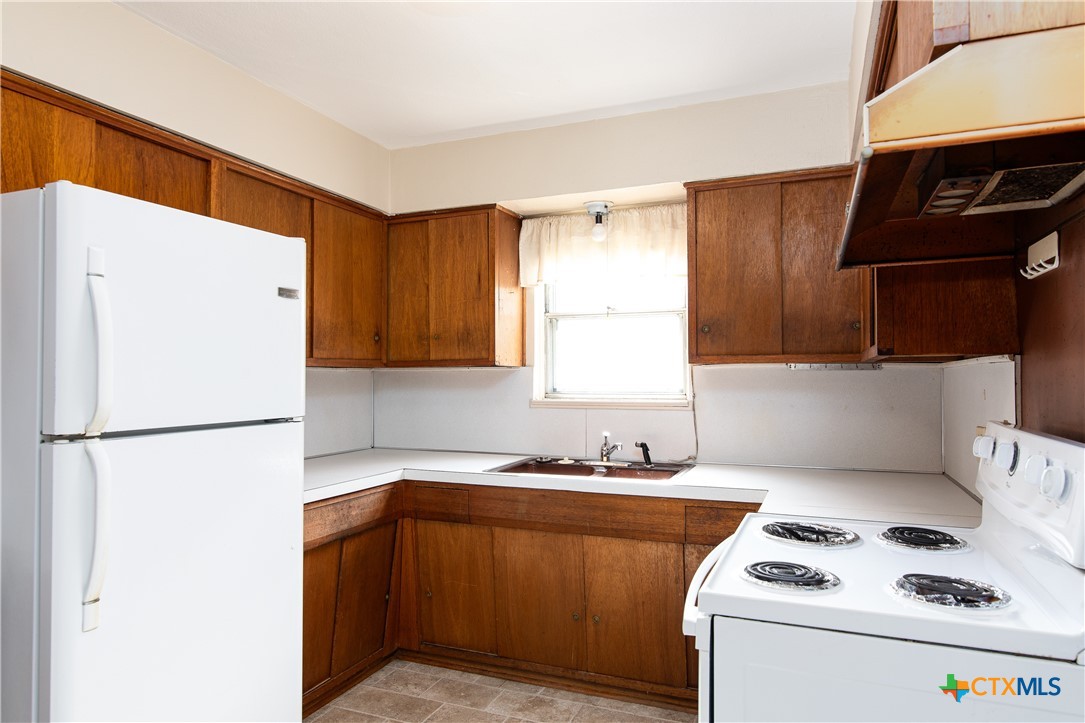 1913 S 51st Street Property Photo 8