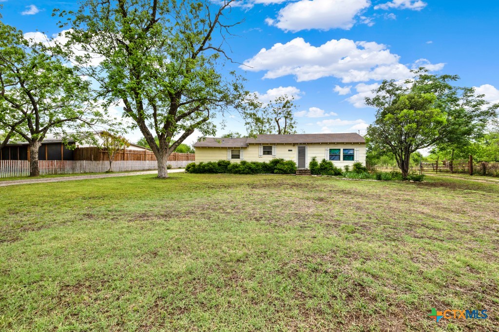 1959 Gruene Road Property Photo