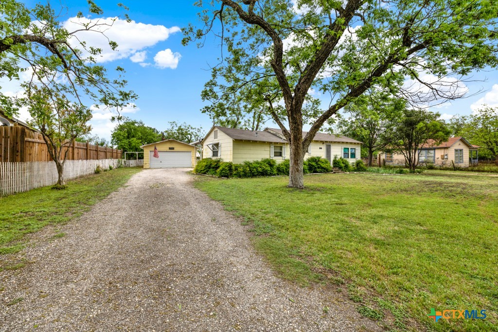 1959 Gruene Road Property Photo 3
