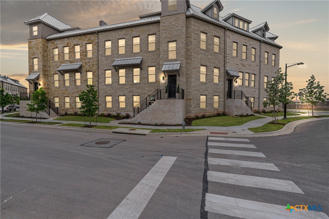 265 John Webster Street Property Photo 1