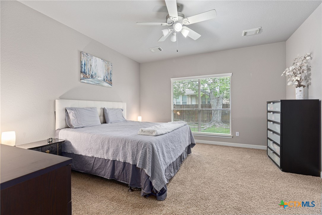 2430 Santa Barbara Loop Property Photo 3