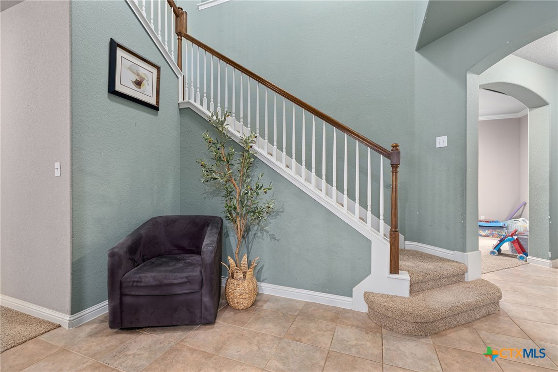 2430 Santa Barbara Loop Property Photo 9