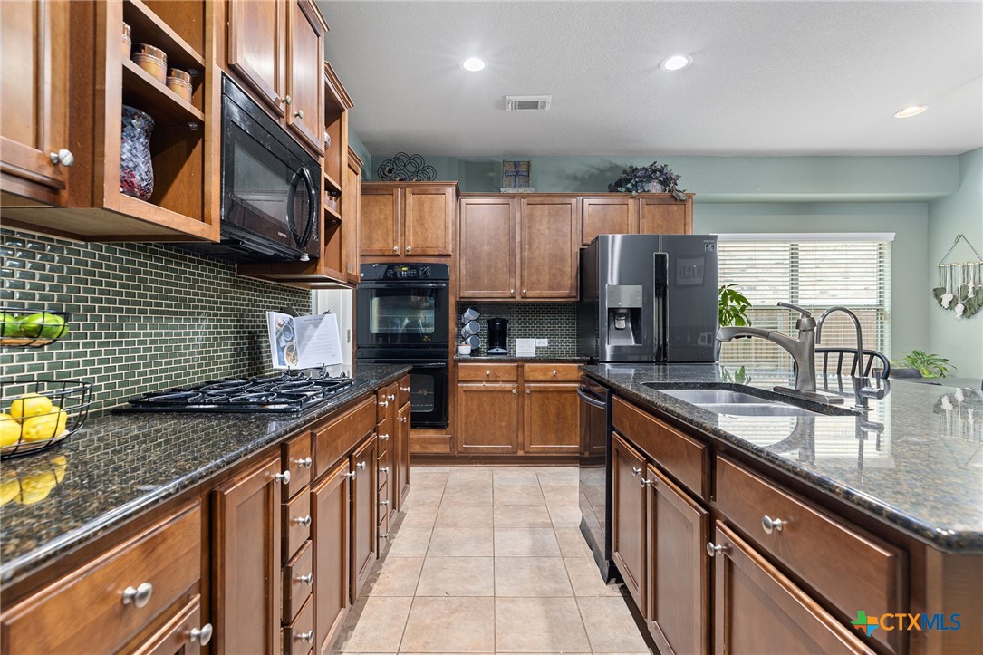 2430 Santa Barbara Loop Property Photo 12