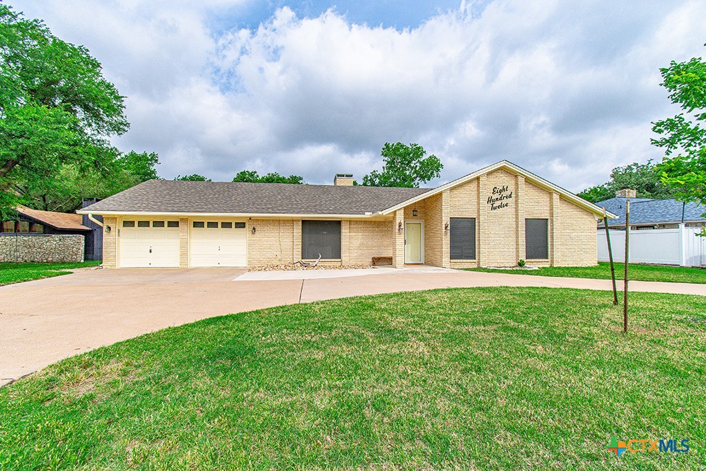 812 Trail Crest Drive Property Photo 1