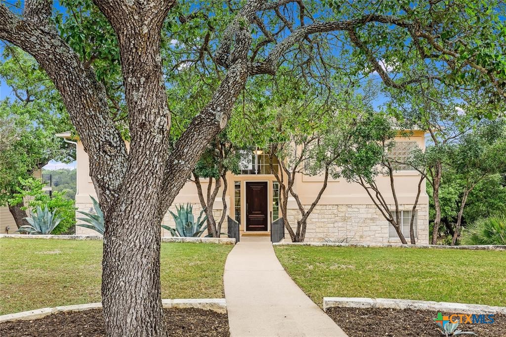 20718 Camel Back Street Property Photo 4