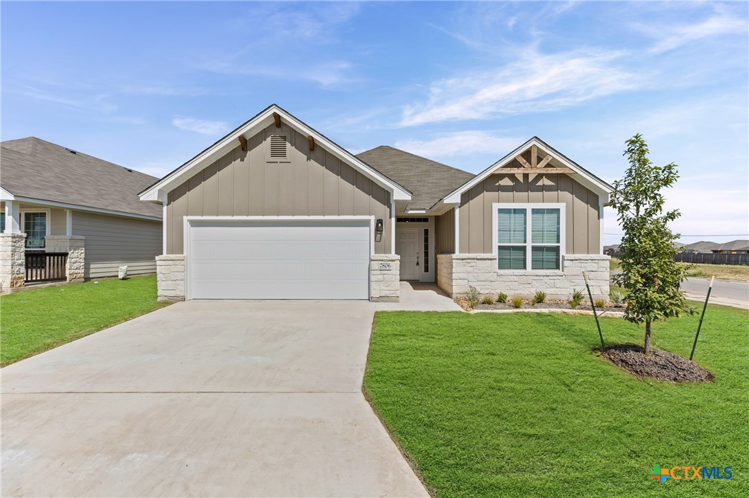 7806 Timber Hollow Lane Property Photo 1