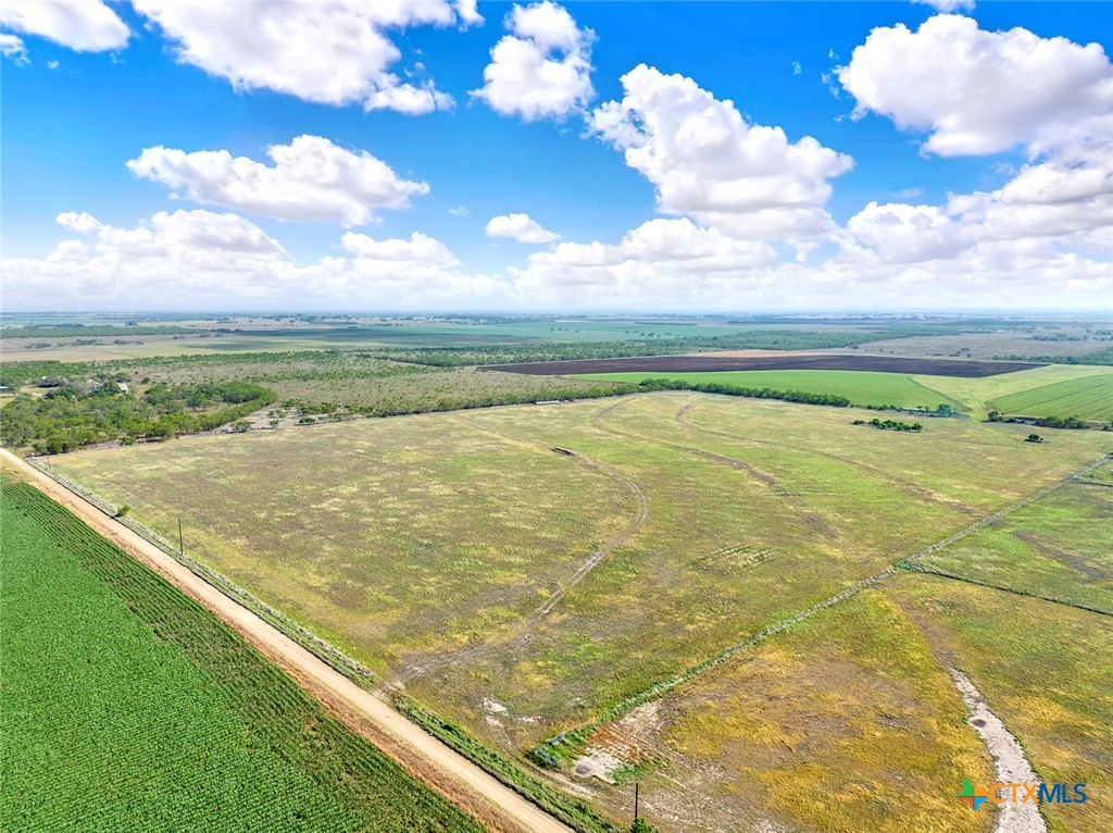 Cr 463 Fm 1347 Property Photo 5