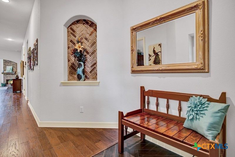 226 Pincea Place Property Photo 5