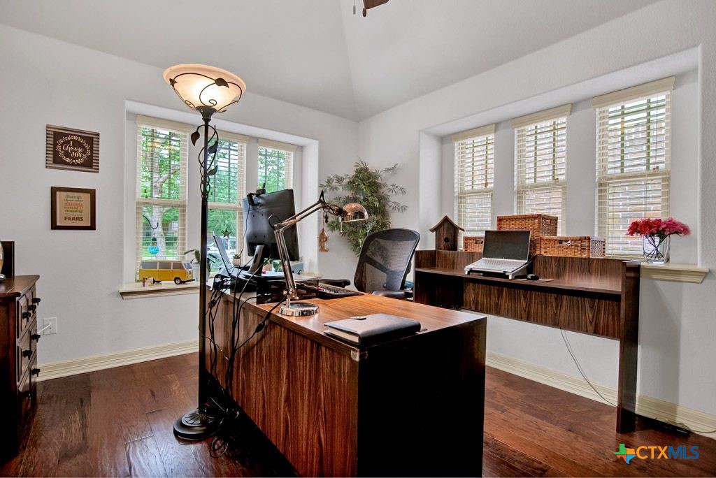 226 Pincea Place Property Photo 8