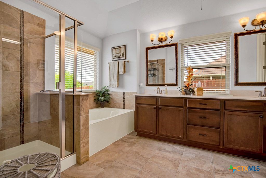 226 Pincea Place Property Photo 20