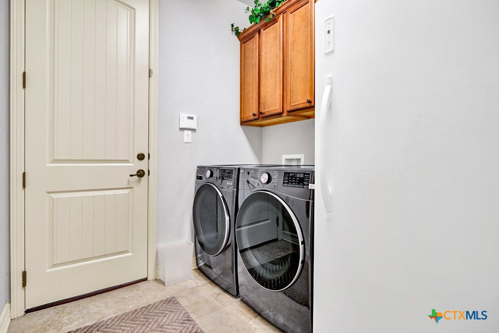 226 Pincea Place Property Photo 28