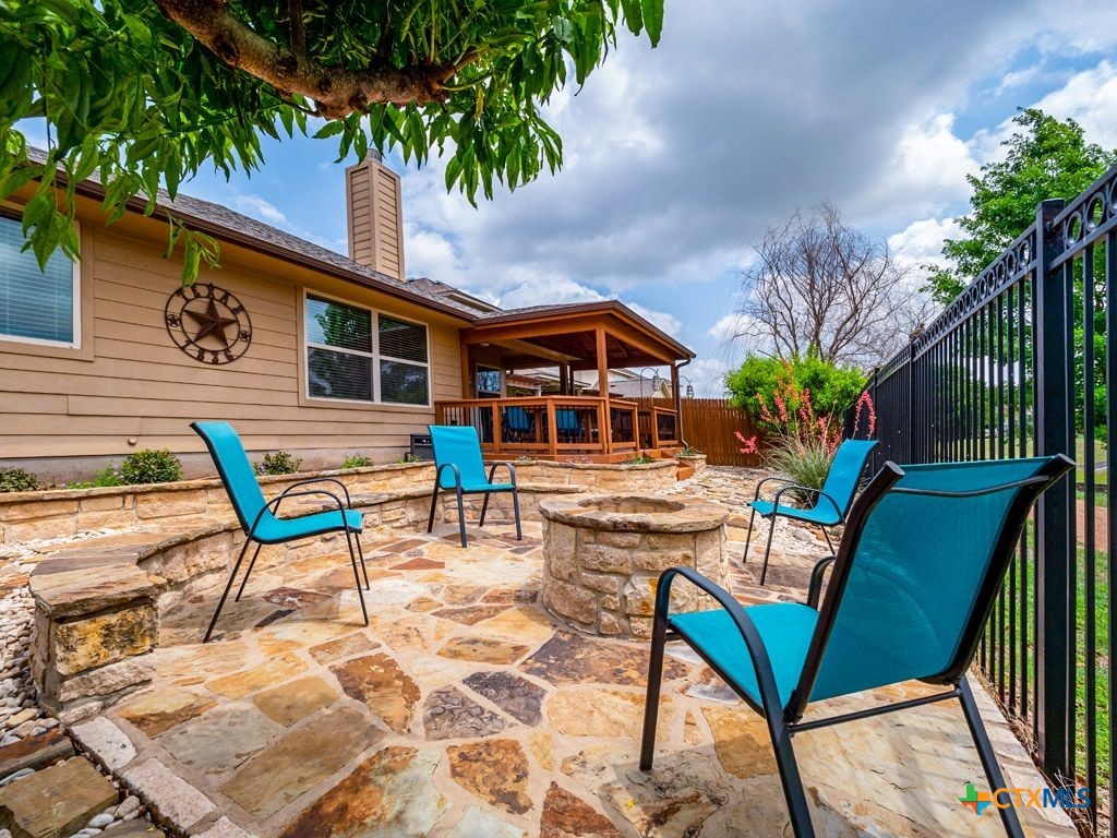 226 Pincea Place Property Photo 34