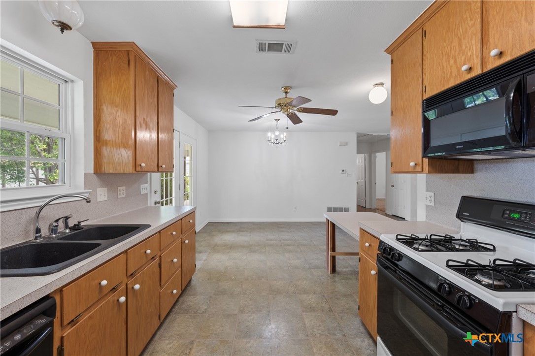 8281 Mountain Drive Property Photo 4