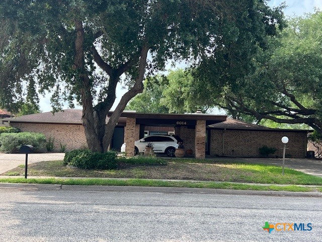 6014 Country Club Drive Property Photo 1